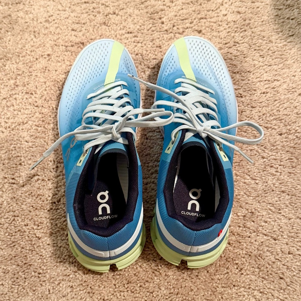 On Running Cloudflow Womens Low Top Sneakers in Niagara/Meadow 9 - Picture 8 of 9